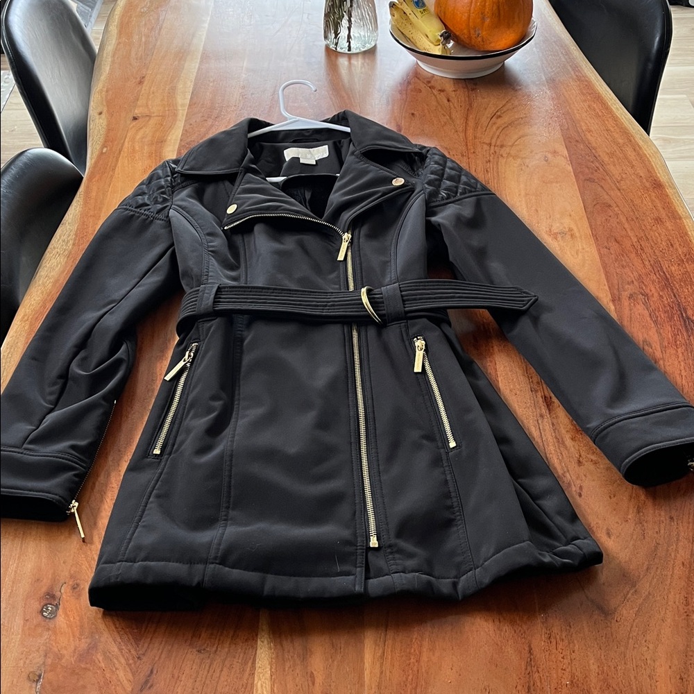 Michael Kors Trench Coat Women’s size S . Like new 🥰